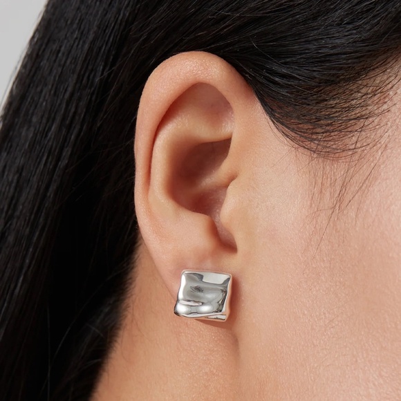 Mini Sundra silver Jenny Bird earrings - Picture 2 of 2